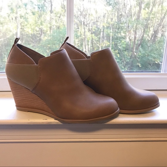 Dr. Scholl's Shoes - Fall Wedge Booties